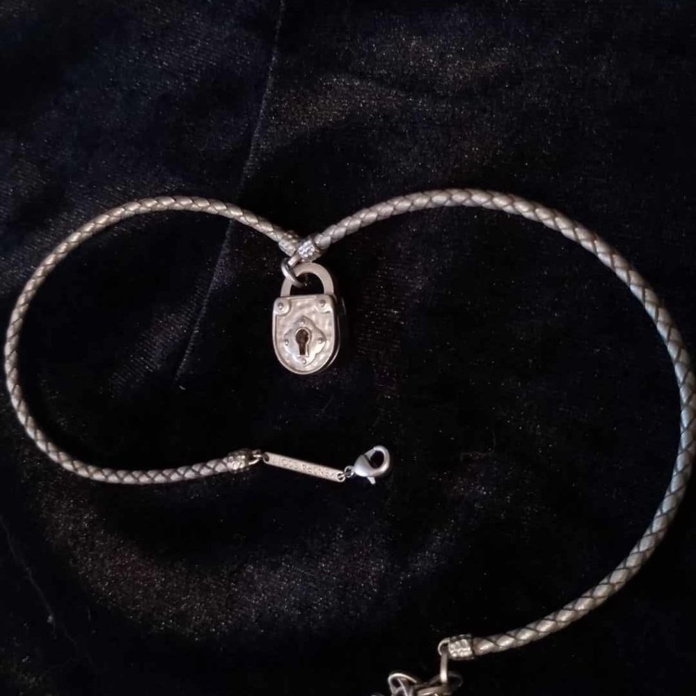 Kendra Scott Sunny Padlock choker grey leather silver